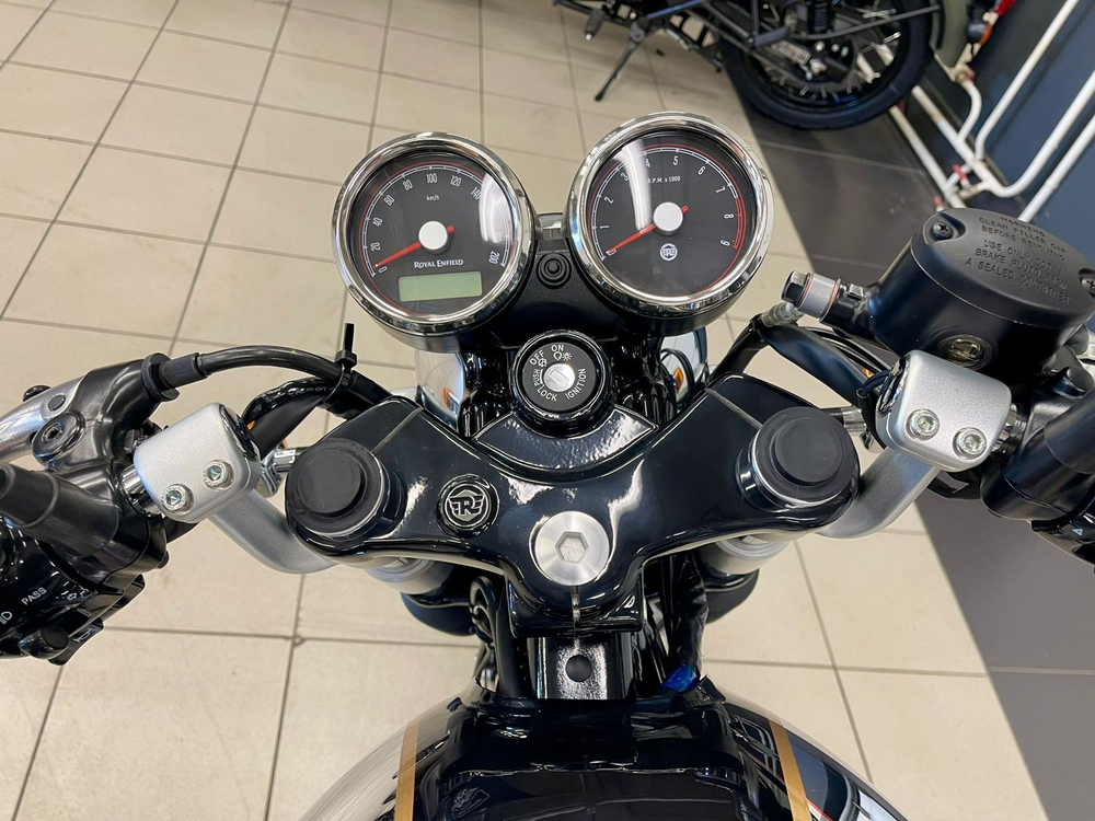 Royal Enfield 650 CONTINENTAL GT (MR Clean)