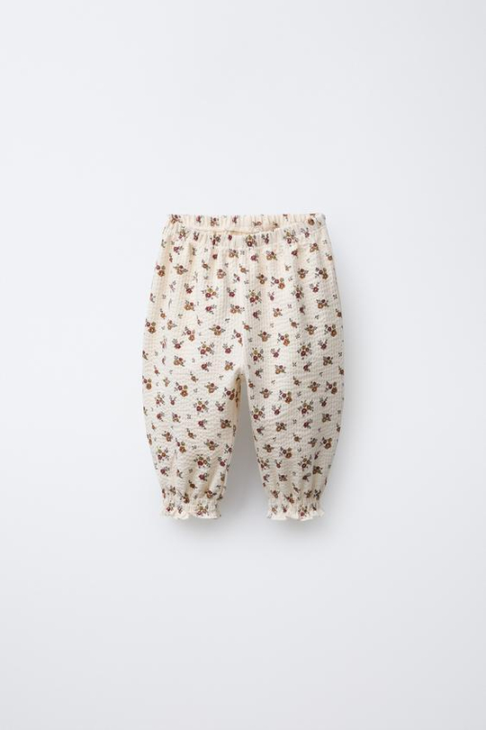 ZARA ЖАТЫЕ БРЮКИ В МЕЛКИЙ ЦВЕТОЧЕК, ЭКРЮ