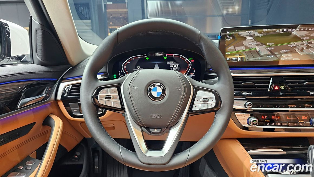 BMW 5 Series (G30) 520i Luxury (10.2022)