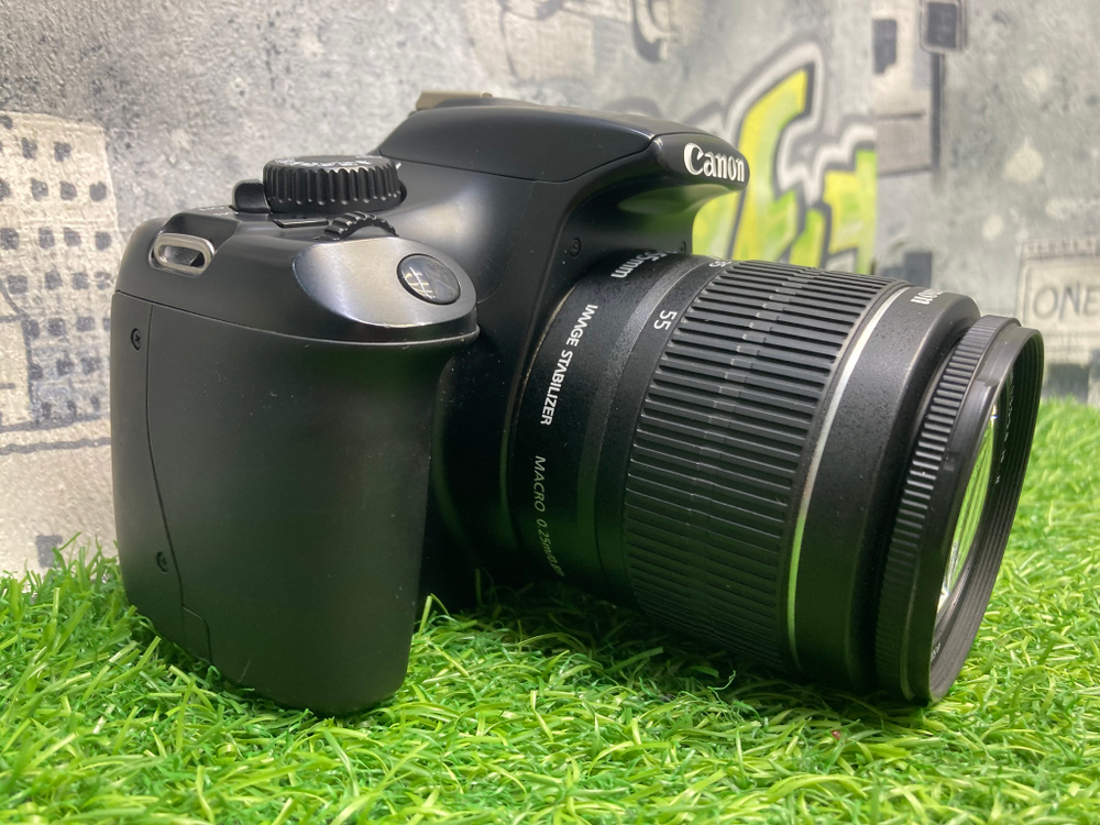 Canon 1100D kit 18-55mm 3.5-5.6 IS II 11000 кадров