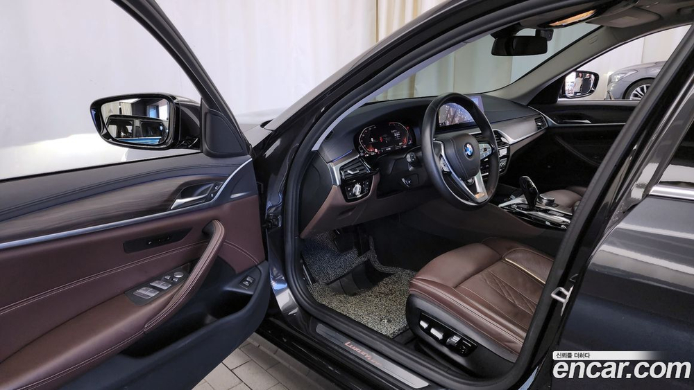 BMW 5 Series (G30) 520d xDrive Luxury Plus (03.2020)