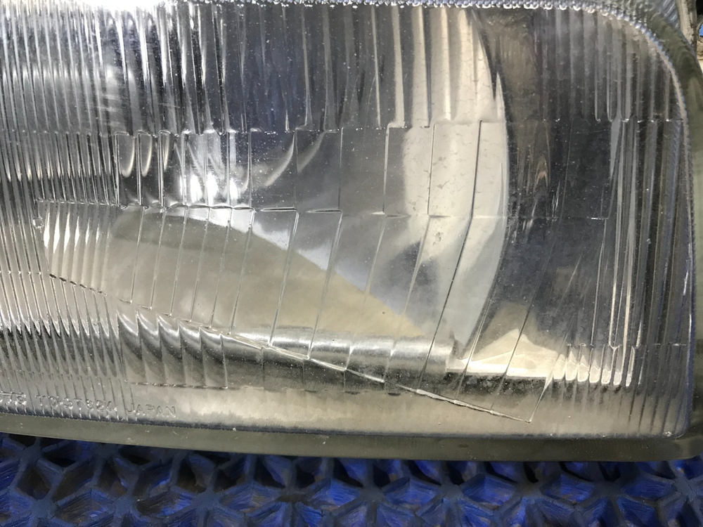 Фара передняя правая MITSUBISHI CHARIOT 1994