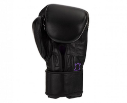 Перчатки боксерские Clinch Undefeated черные C161