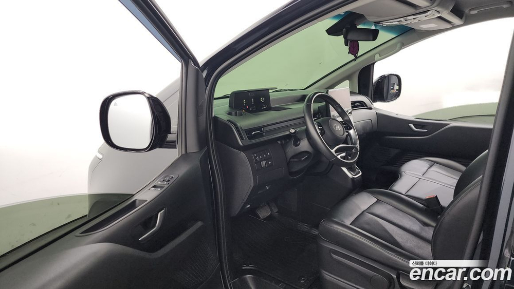 Hyundai Staria Cargo 3-х местный (01.2023)