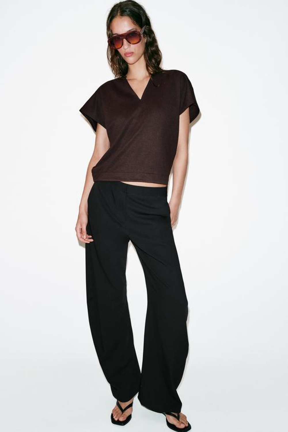 ZARA ФУТБОЛКА В СТИЛЕ РУСТИК С V-ОБРАЗНЫМ ВЫРЕЗОМ, ШОКОЛАДНЫЙ