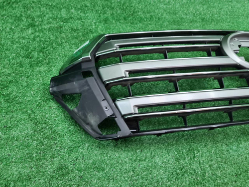 Решетка радиатора Toyota Land Cruiser 200 (15-21)