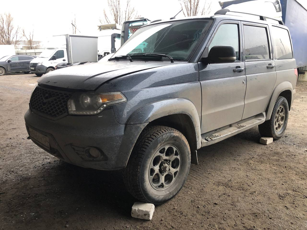 UAZ PATRIOT Base Limited 2.7 5MT