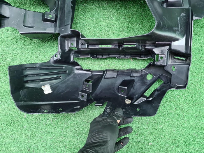 Кронштейн переднего бампера BMW X7 G07 (2019-2022)