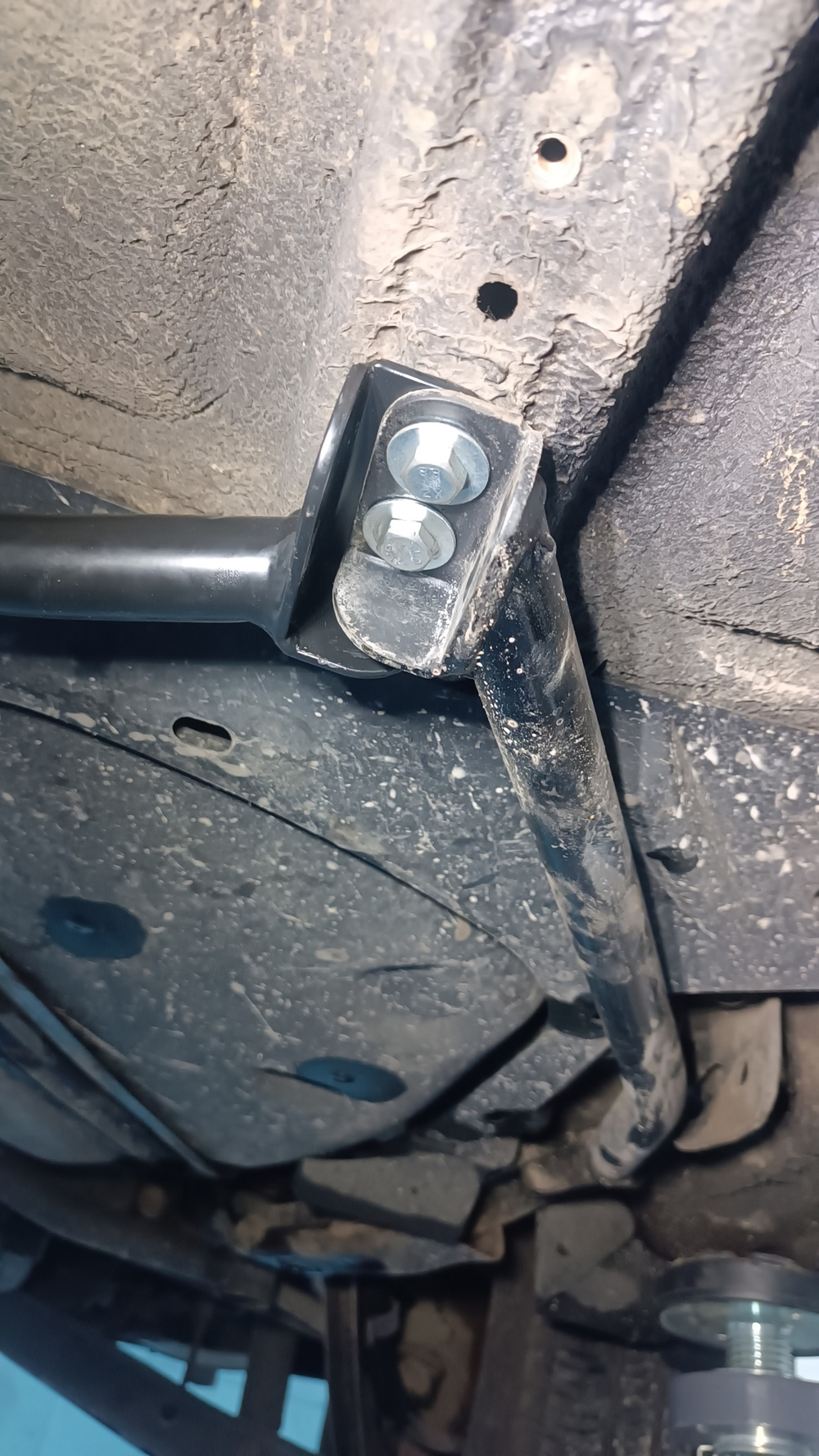 Усилитель тоннеля сзади Subaru Outback 4 (BR) (ПОД ЗАКАЗ)