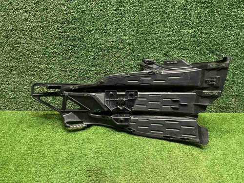 Решетка перед. бампера Mercedes GLE c167 23-нв AMG