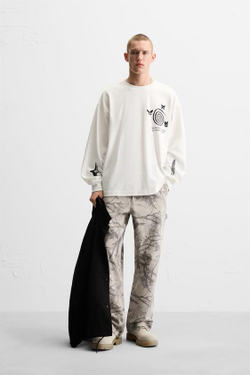 ZARA ФУТБОЛКА С ПРИНТОМ, ЖЕЛТОВАТО-БЕЛЫЙ