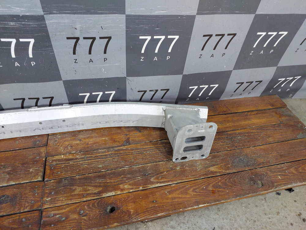 Усилитель переднего бампера Hyundai Santa Fe 4 20-нв Б/У Оригинал 64900S1510