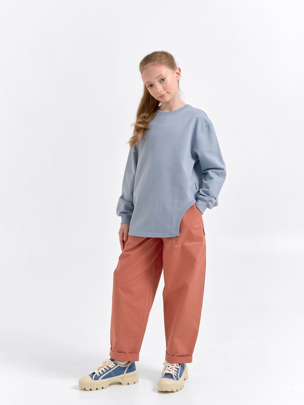 Свитшот облегченный "Дымка" с фигурным вырезом 7+