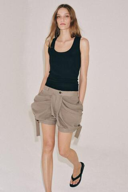 ZARA СВОБОДНЫЕ ШОРТЫ С ЗАЩИПАМИ — ZW COLLECTION, СЕРО-КОРИЧНЕВЫЙ