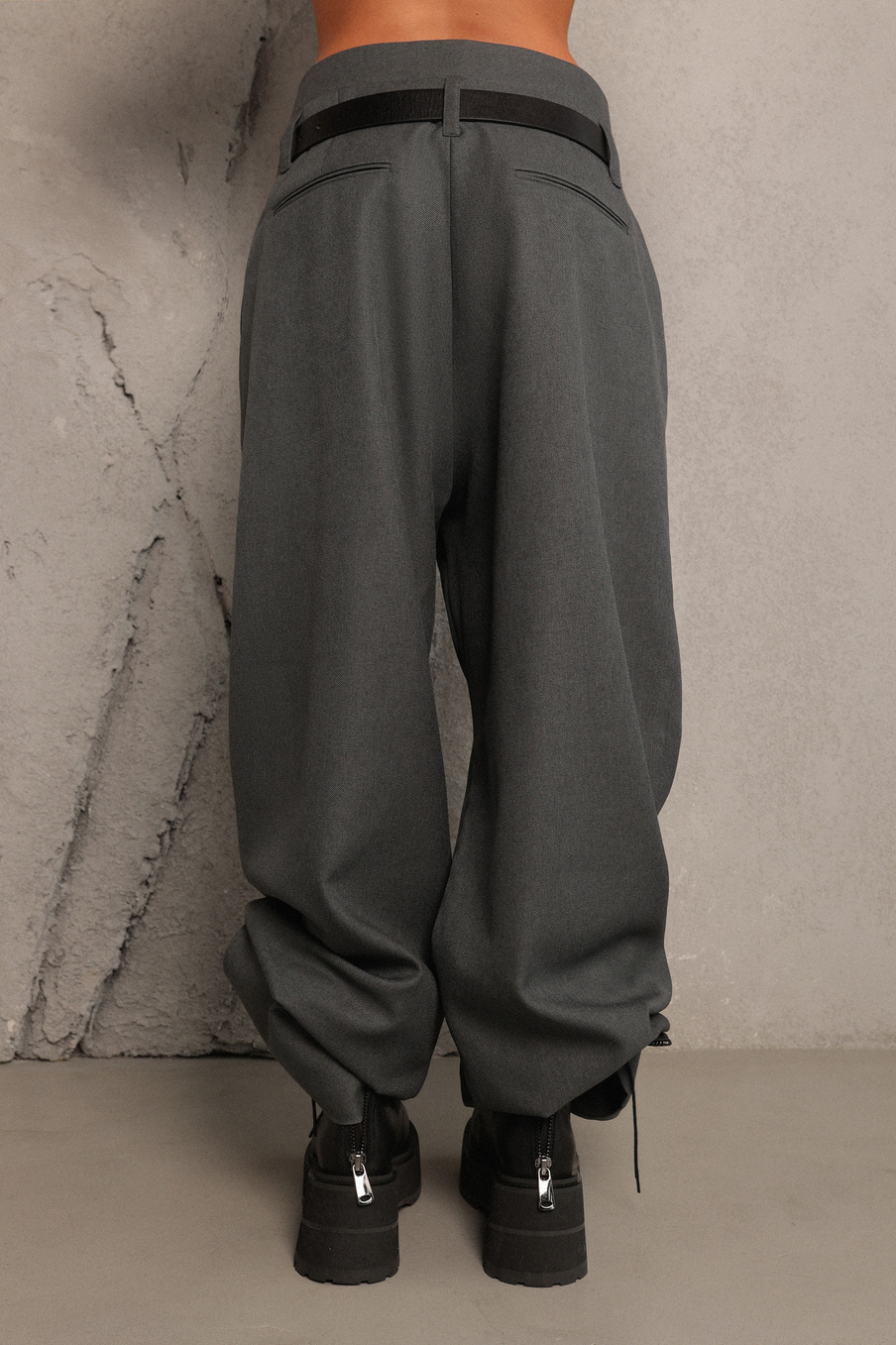 Брюки костюмные с отлетным поясом