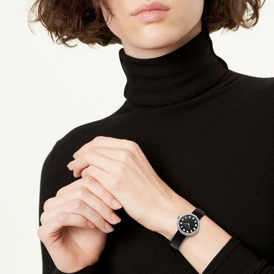 Часы Tiffany Eternity 28 MM Round в белом золоте с бриллиантами