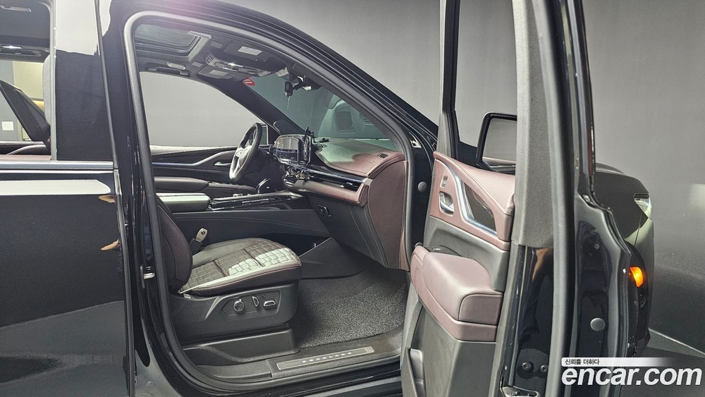 Cadillac Escalade 5 Generation 6.2 (04.2023)