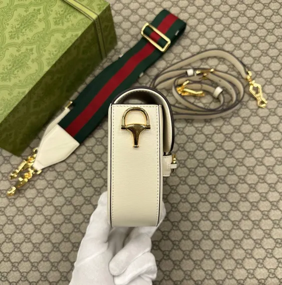 Мини-сумка Gucci Horsebit 1955 белый