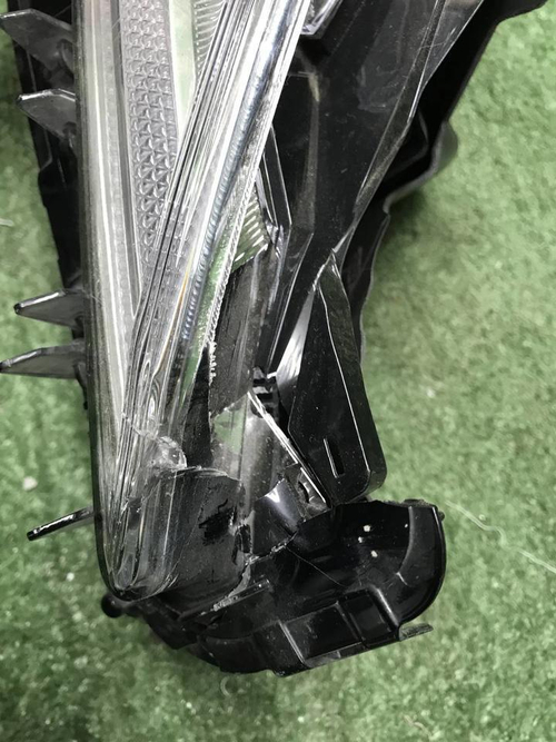 Битая Фара правая Toyota Camry xv70 (17-нв) LED