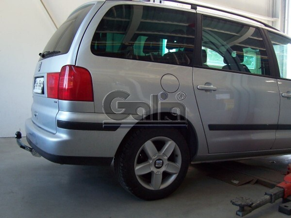 Фаркоп оцинкованный Galia F104C для Ford Galaxy 2000-2006, SEAT Alhambra 2000-2010, Volkswagen Sharan 2000-2010(паспорт и сертификат в комплекте)(без электрики)