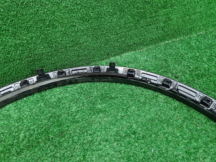 Расширитель передний правый Lixiang L9 (2022-н.в.)