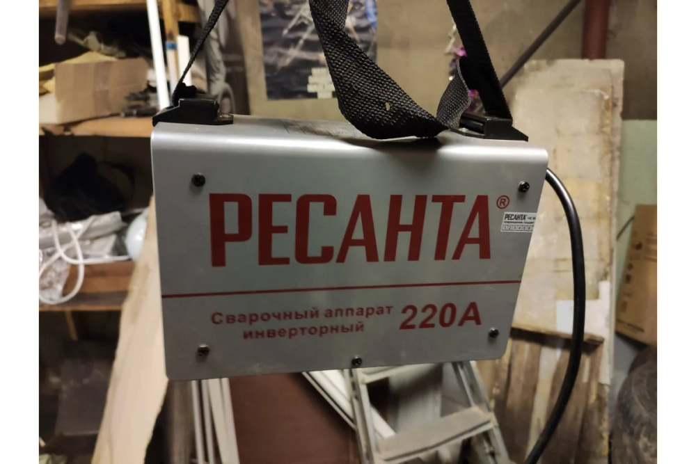 Сварочный аппарат инверторный Ресанта САИ 220 65/3