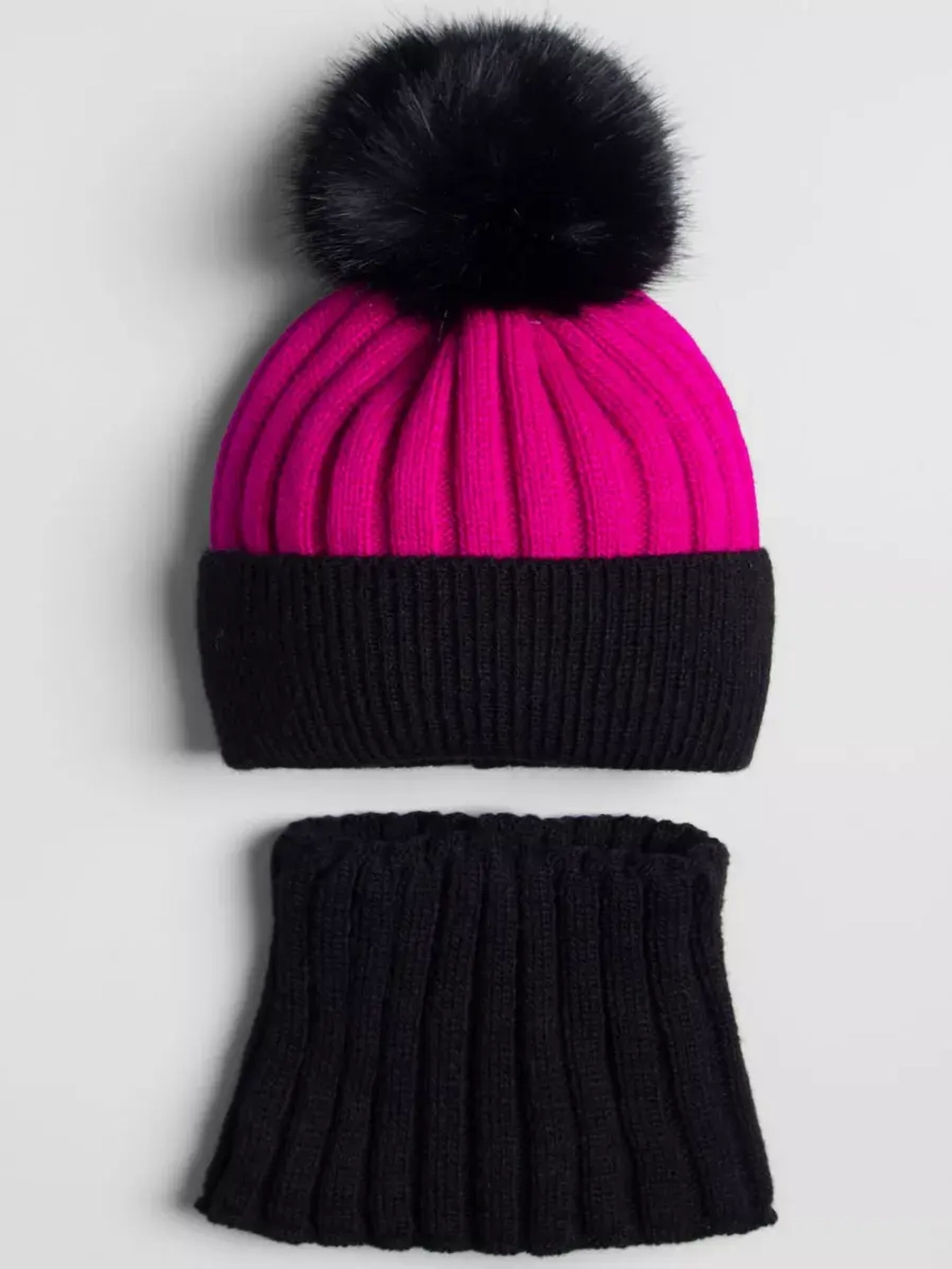 Шапка зимняя для девочки с помпоном и снуд