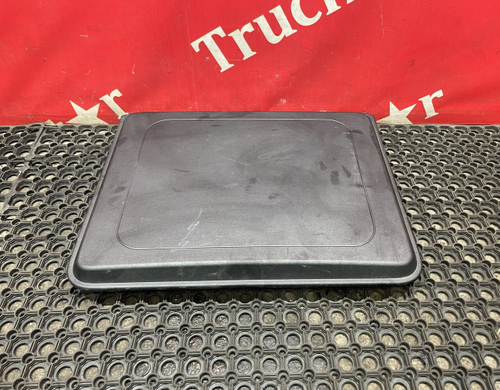 Люк в сборе