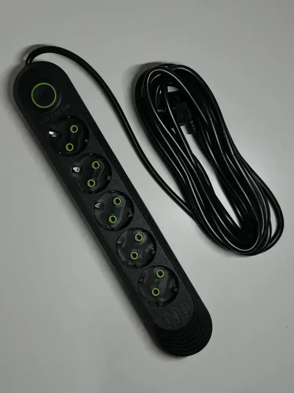 Гибридный удлинитель сетевой фильтр 5 розеток, пилот, разветвитель, 3 USB, длина провода 7 метров, черный