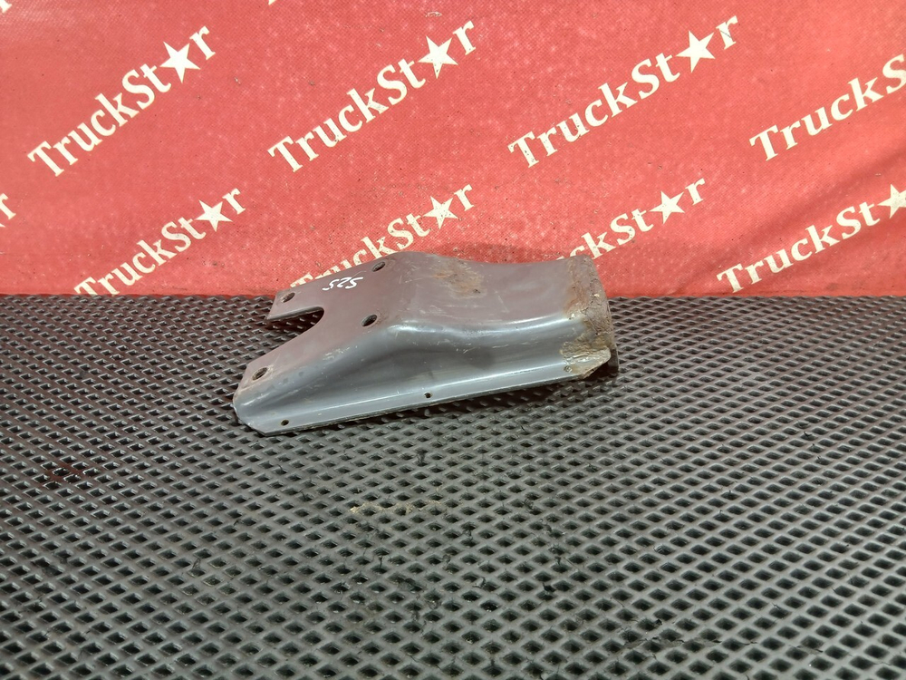 Кронштейн амортизатора переднего