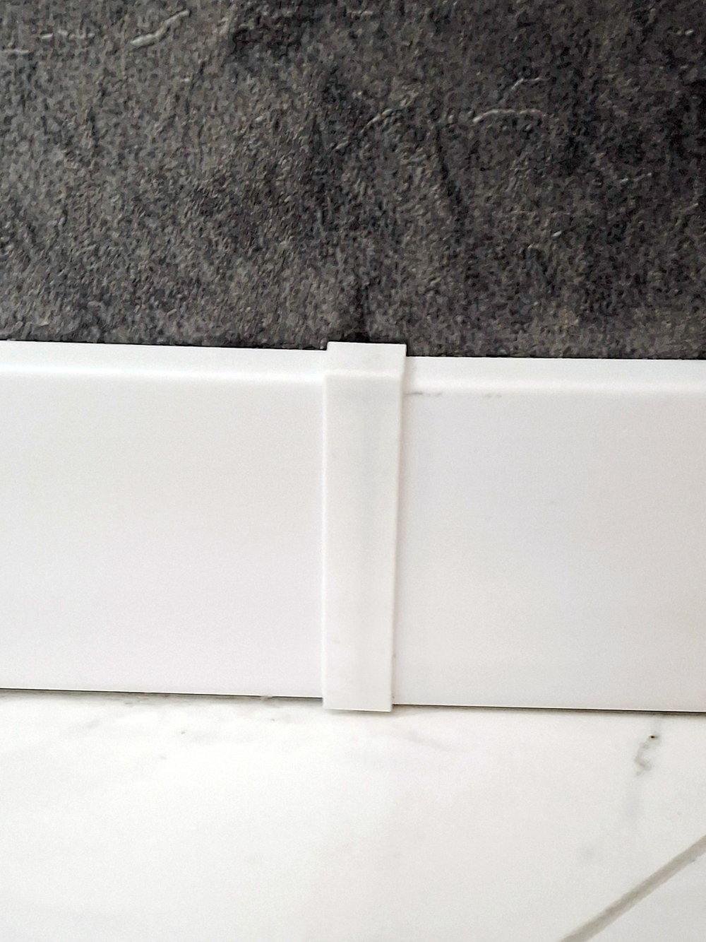 Соединитель для плинтуса 65x15 мм, стык пластиковый - 4 шт.