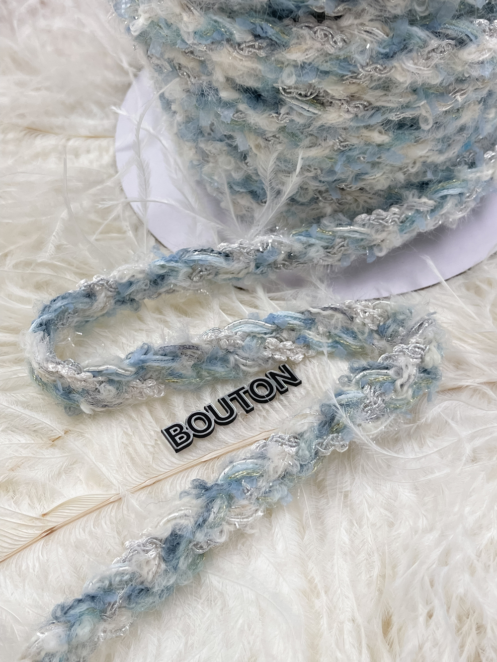 Тесьма плетеная голубая с серебром пушистая