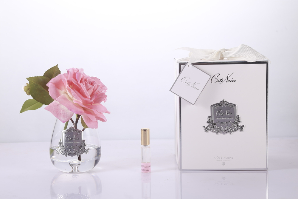 Роза ароматизированная в прозрачной вазе и 1 спрей 21х17х17 Cote Noire Tea Rose White Peach