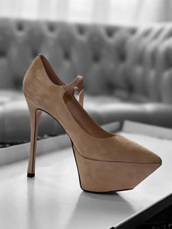 Женские замшевые туфли бежевые на платформе