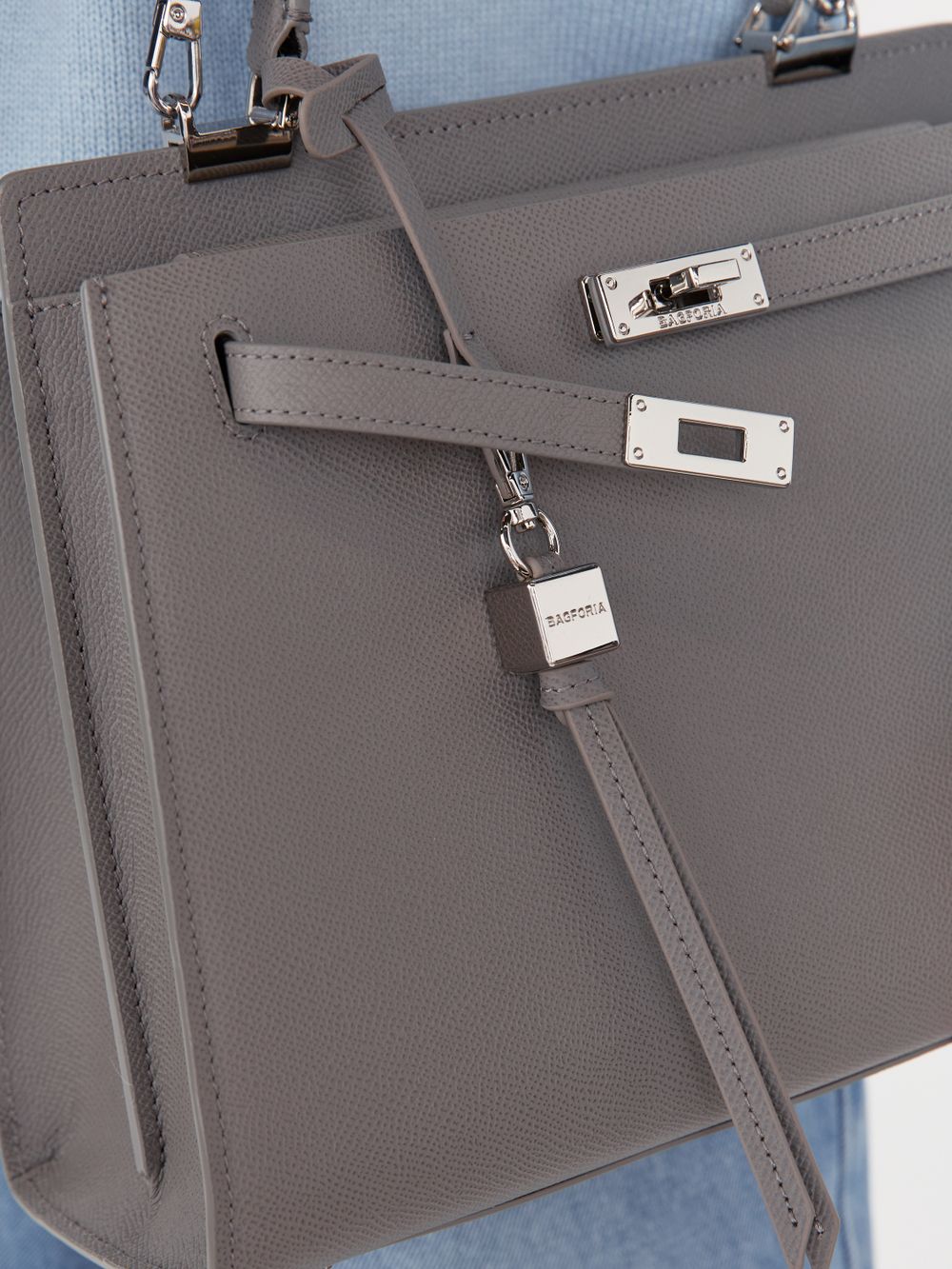 БРЕЛОК CHARM 01 EPSOM GREY