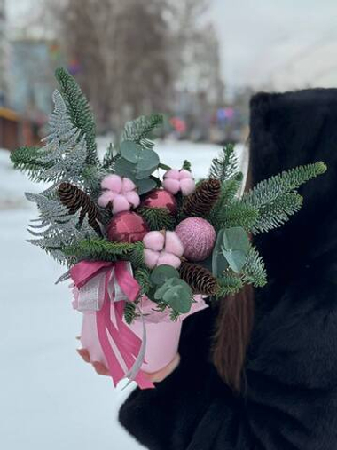 Композиция с нобилисом с розовым декором