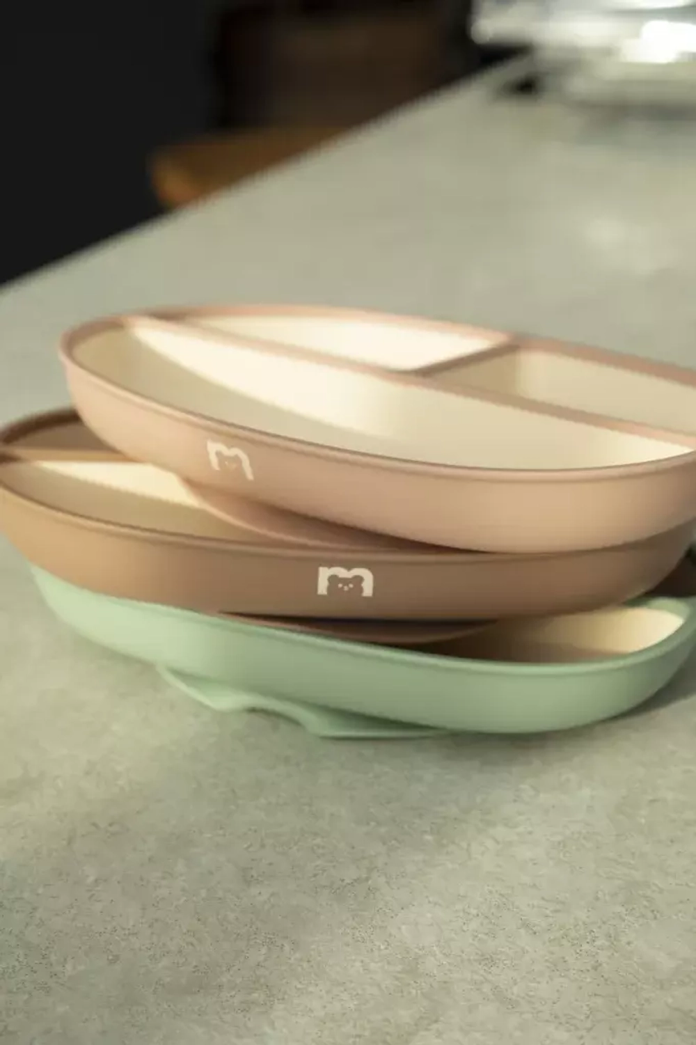 Силиконовая тарелка секционная на присоске 560мл. Hazelnut