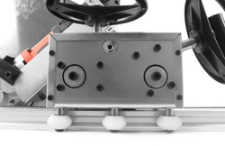 Электрический резчик MESSER BL600 с бесщеточным двигателем (с направляющей шиной)