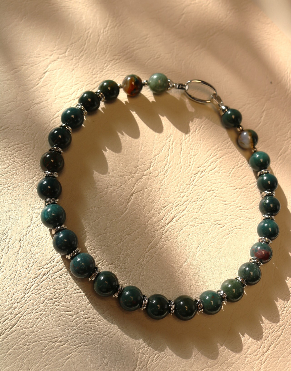 Чокер из гелиотропа «Хранитель глубин»