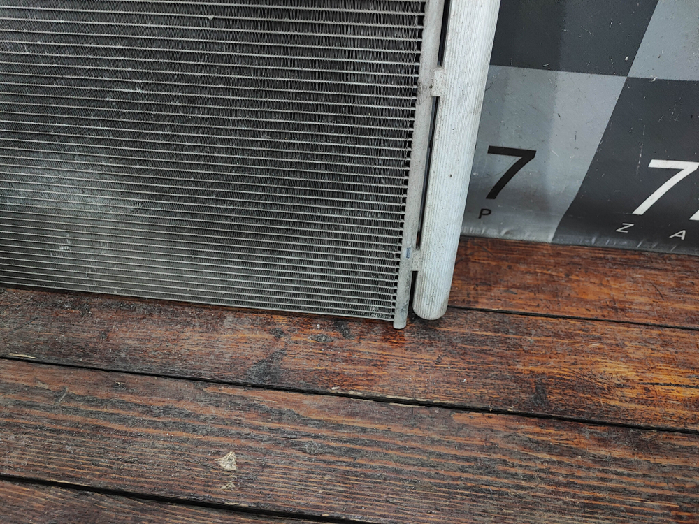 Радиатор кондиционера Mercedes C-Class (W205)  Б/У Оригинал A0995000454