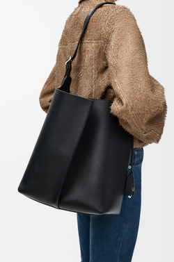 Loewe Большая сумка-тоут Bilbao из гладкой телячьей кожи, черный