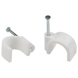 Скоба пластиковая ЭРА NO-224-576 крепежная круглая 18 мм белая (50 шт/уп)