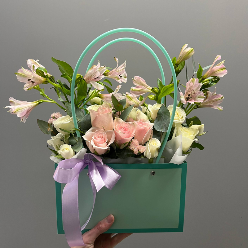 Композиция "Весна за окном"