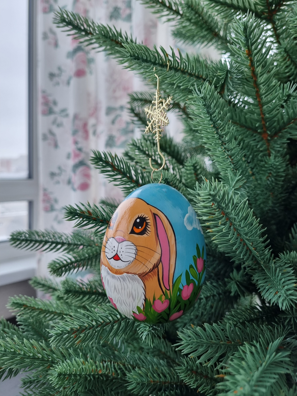 Фарфоровое пасхальное  яйцо "Весенний кролик"