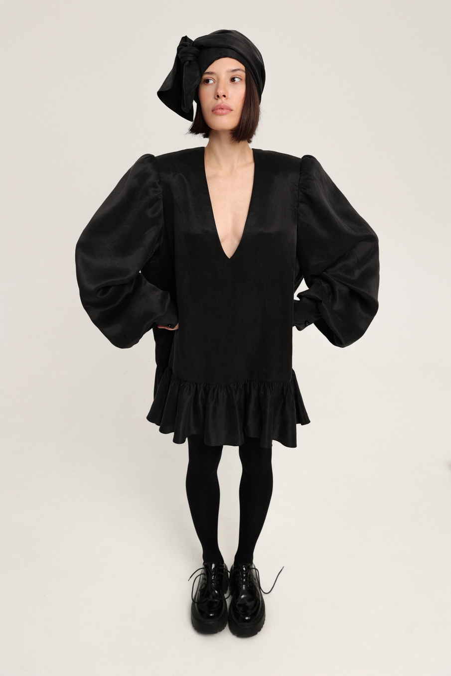 Платье с воланом