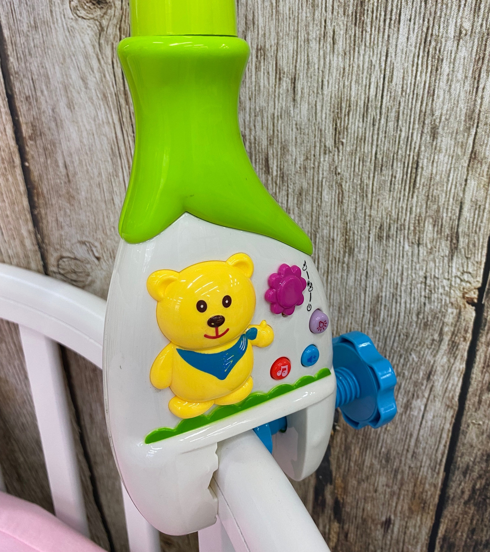 765976/Муз.карусель д/кроватки на бат.4 ярких подвесн.игруш,мелод,свет,в/к 49*9*34