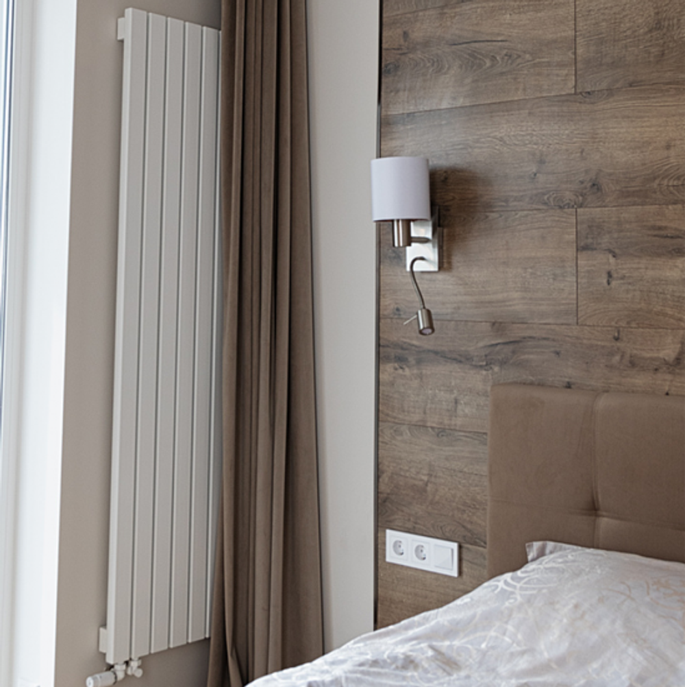 Радиатор WARMMET водяной настенный вертикальный Flat 60V (W) БЕЛЫЙ RAL9016