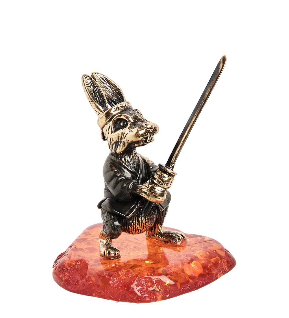 Народные промыслы AM- 984 Фигурка «Заяц Самурай» (латунь, янтарь)