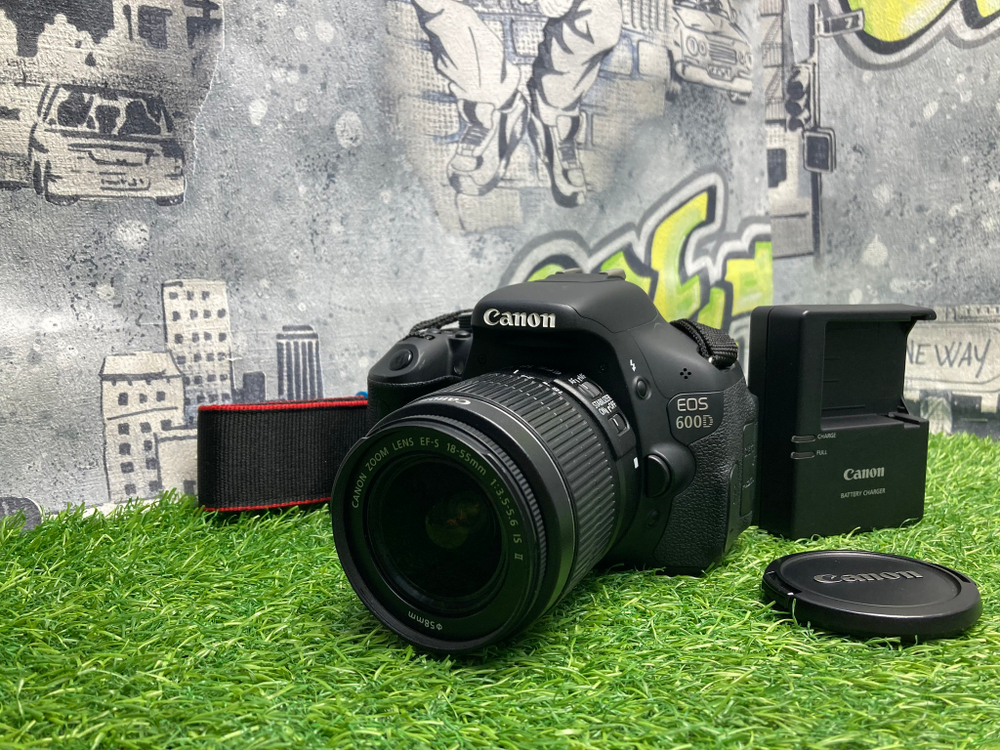 Canon 600D Kit 18-55mm IS II 6.400 кадров