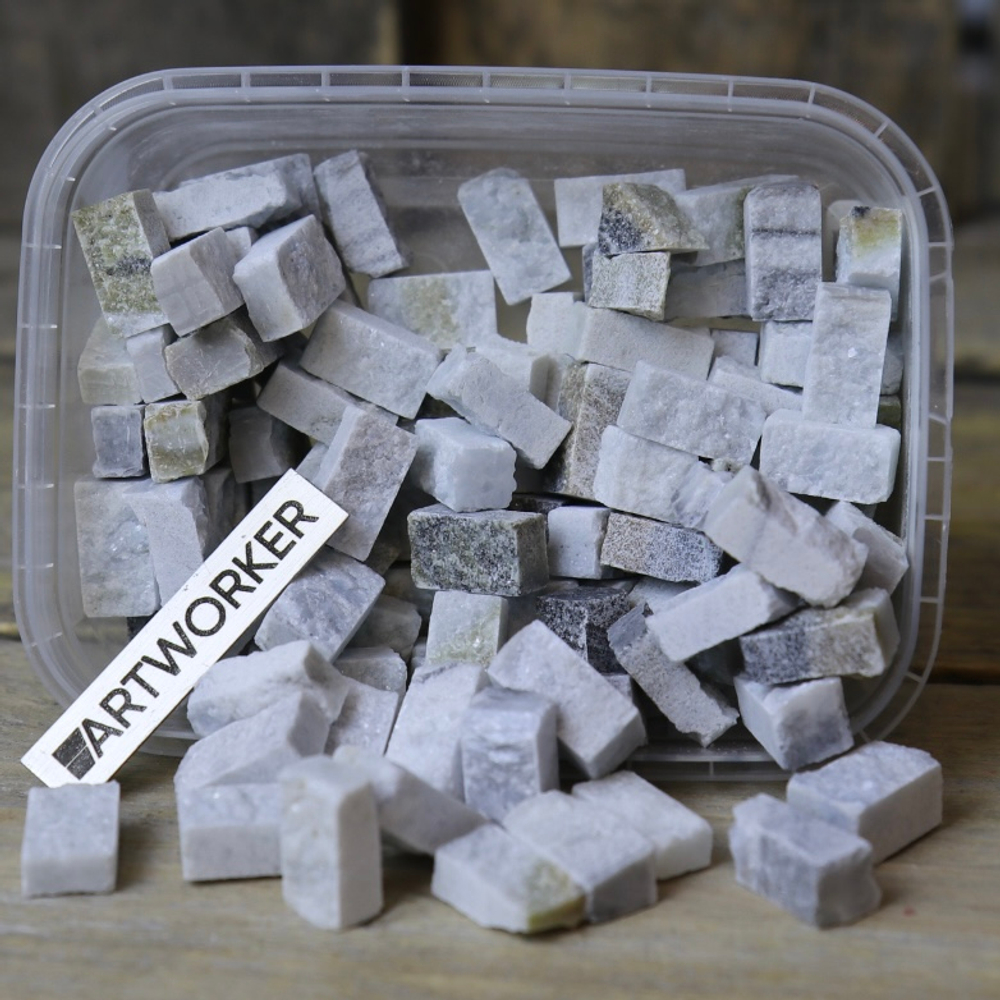 Колотый натуральный камень NS347, 350гр